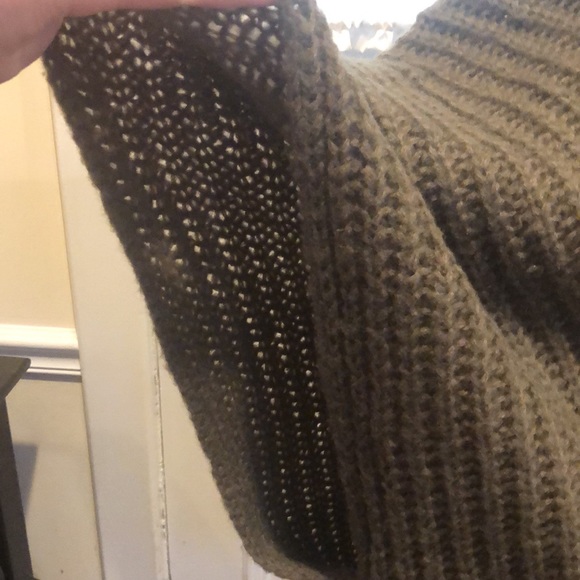 AERIE Women’s Olive Wide Knit One Size Loose Fitting Cardigan Wrap With Arms OS - Picture 8 of 9